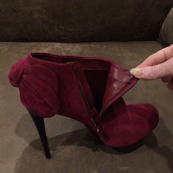 Carlos Santana Suede Stiletto Ankle Boots - Picture 7 of 8